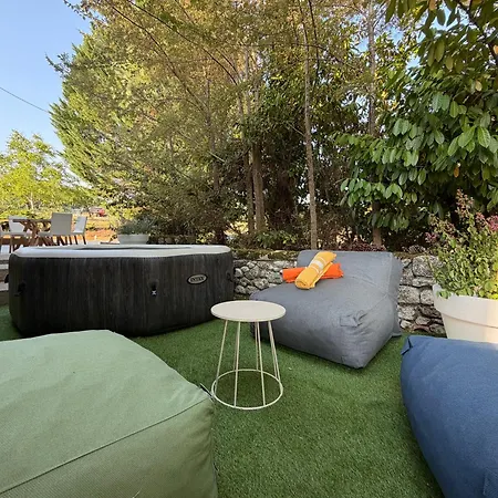 Dom wakacyjny Domaine La Bellevue - Le Petit Nid Charme & Nature *